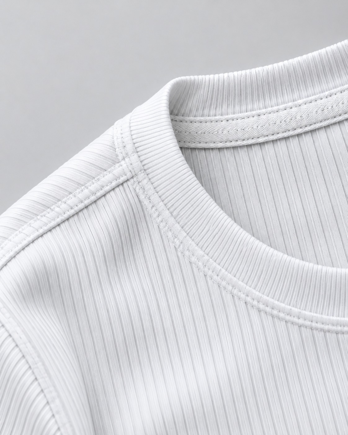 Cuello y tapacuello de la camiseta ARKANTUS